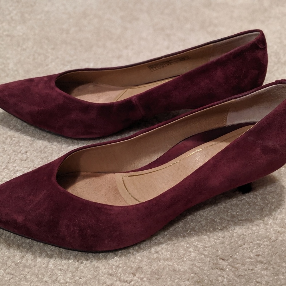 Vionic suede merlot size 7 kitten heel